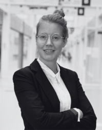 A smartly dressed business woman