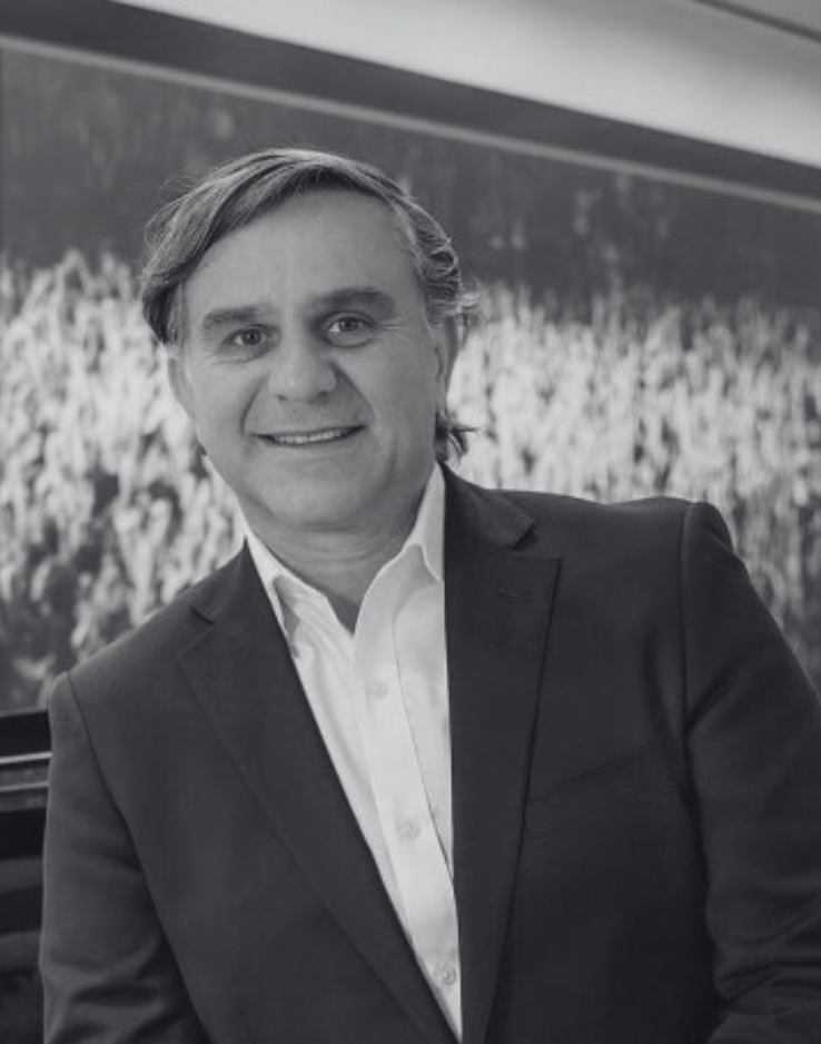 Maurício Toledo headshot