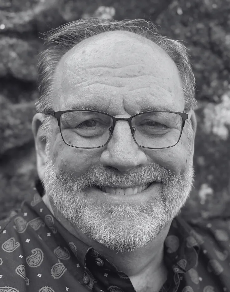 Headshot of Andrew Barrett-Weiss, Director, Real Estate, FWS, and Workspace Experience for the Americas, Sony Pictures