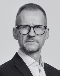 Headshot of Stephen Walker