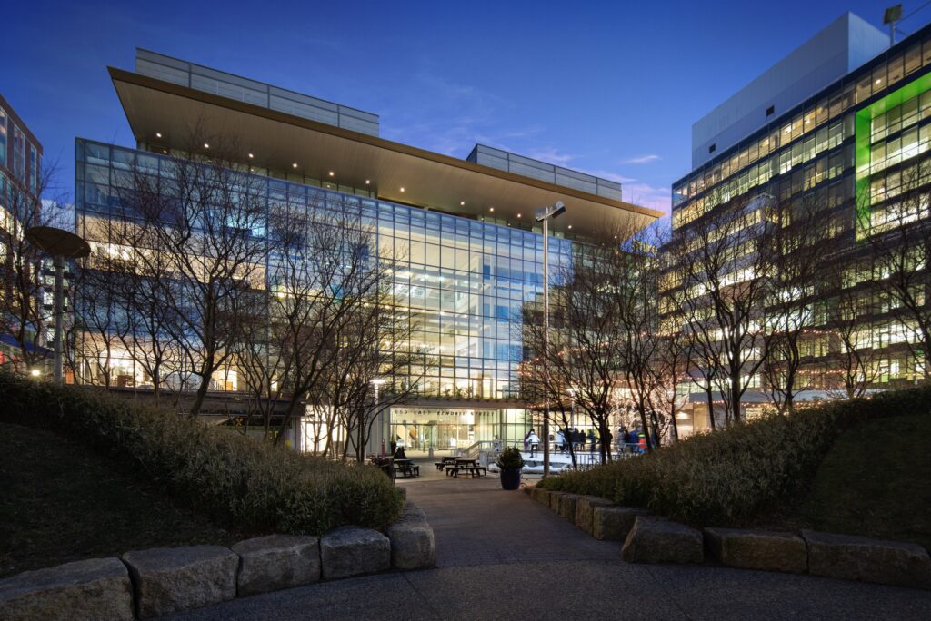 an image of the 650 East Kendall Street exterior