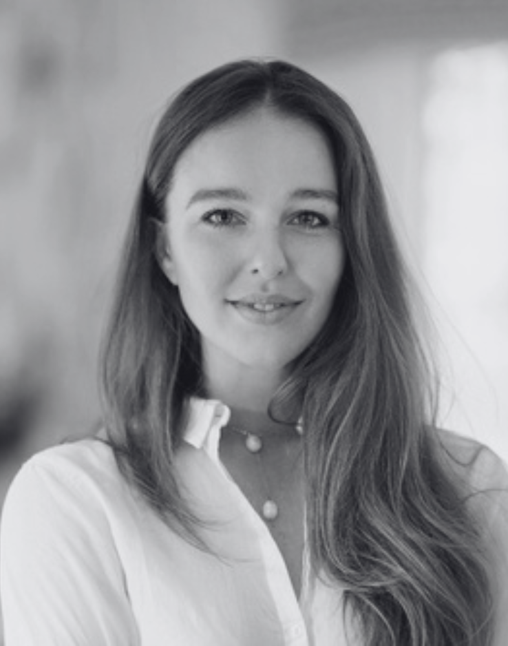 Ellie Sharpe headshot