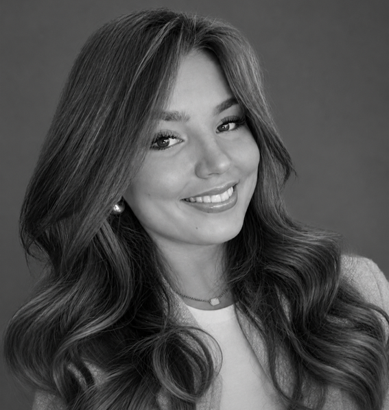 Holly Sines Headshot